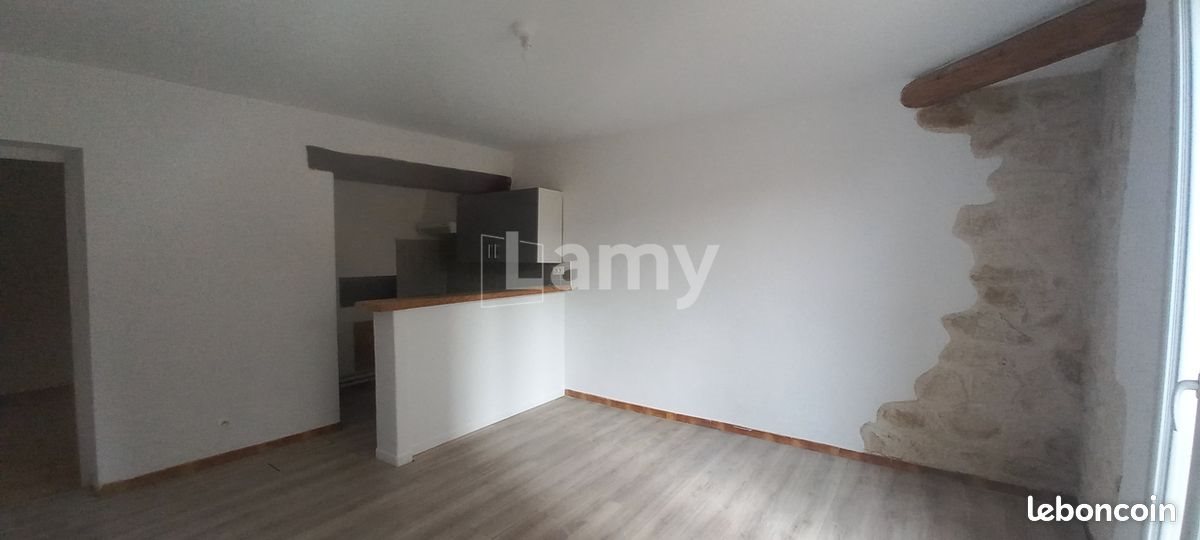 Appartement à louer, 49m², Trets