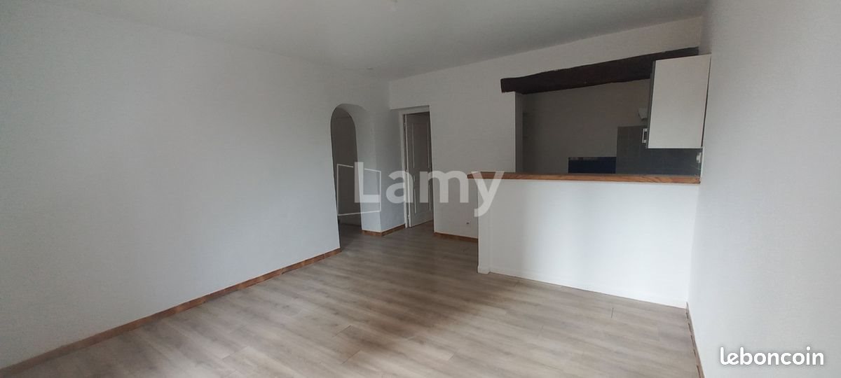 Appartement à louer, 49m², Trets