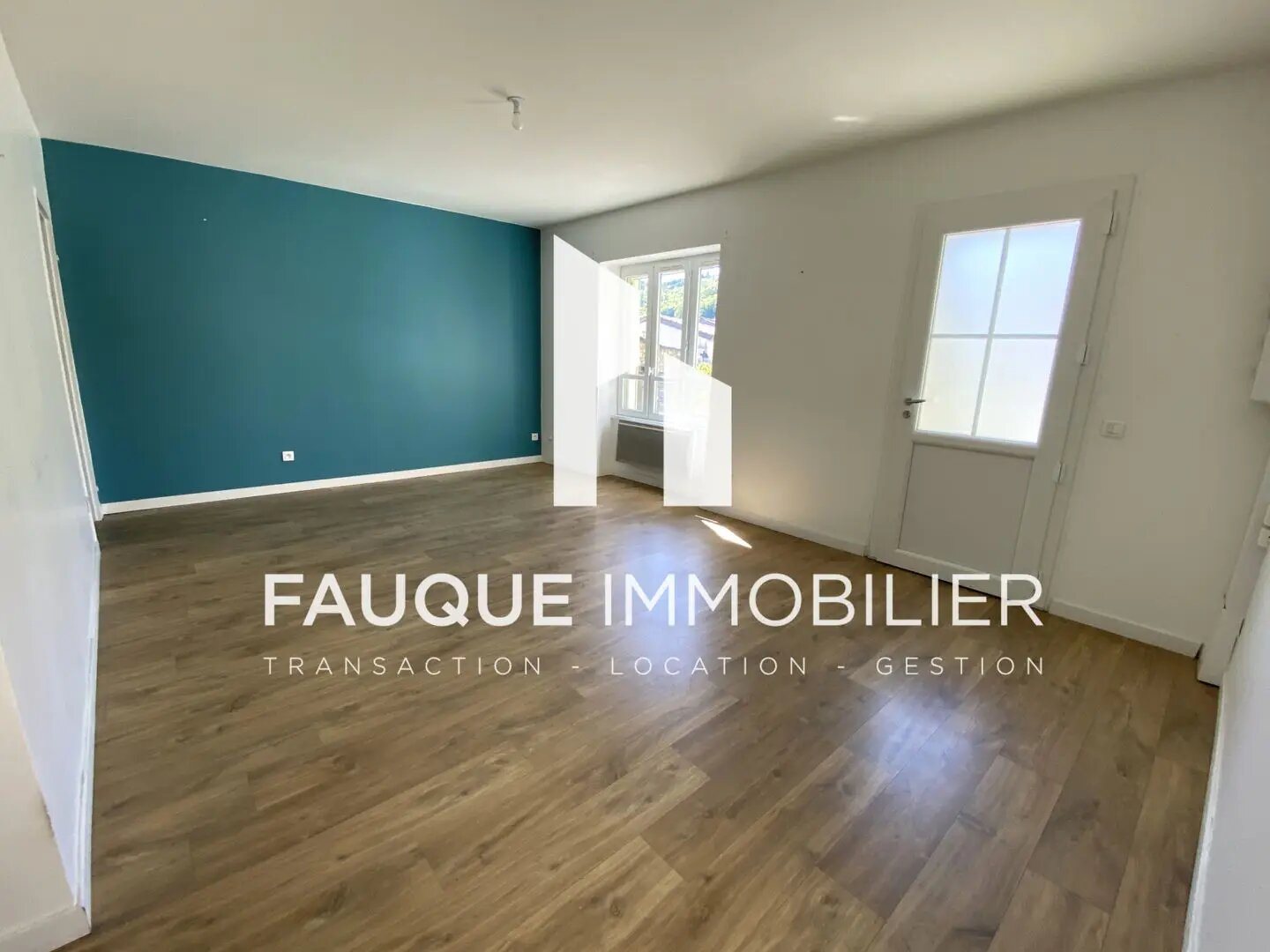 Maison à louer, 84m², Combovin
