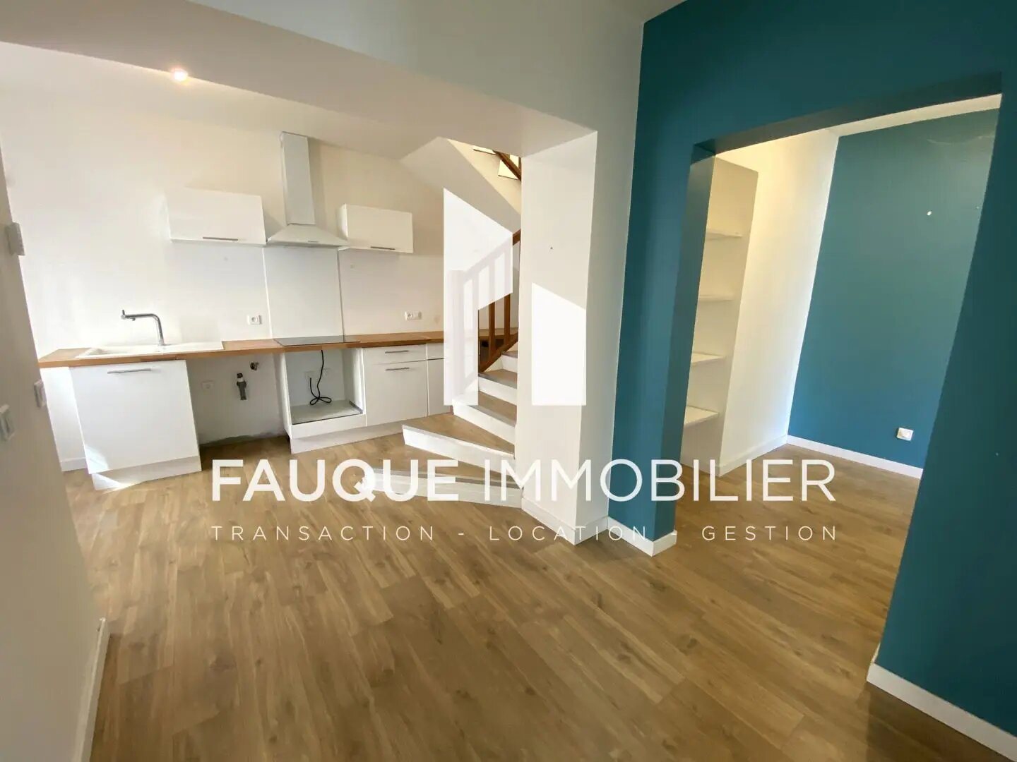 Maison à louer, 84m², Combovin