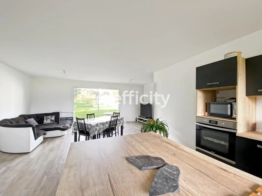 Maison à vendre, 97m², Bussac-Forêt