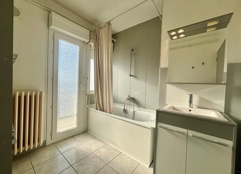 Appartement à louer, 84m², Gray