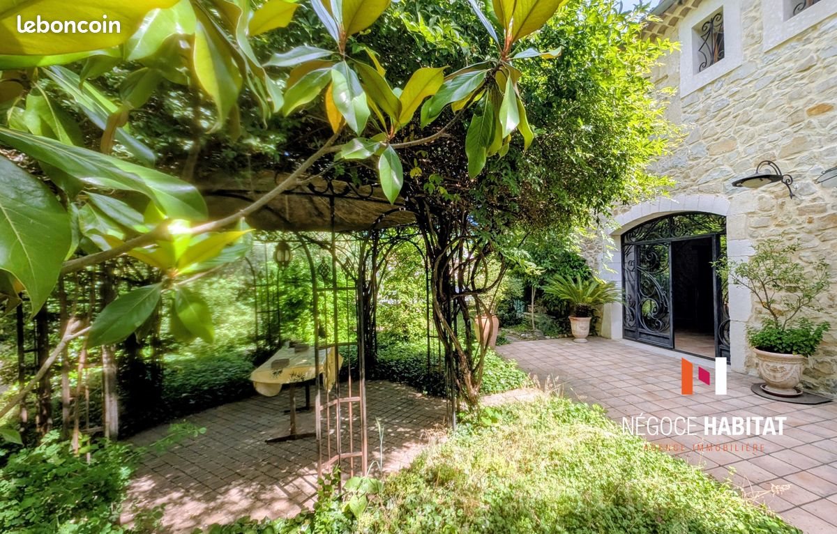 Maison à vendre, 270m², Saint-Geniès-de-Malgoirès