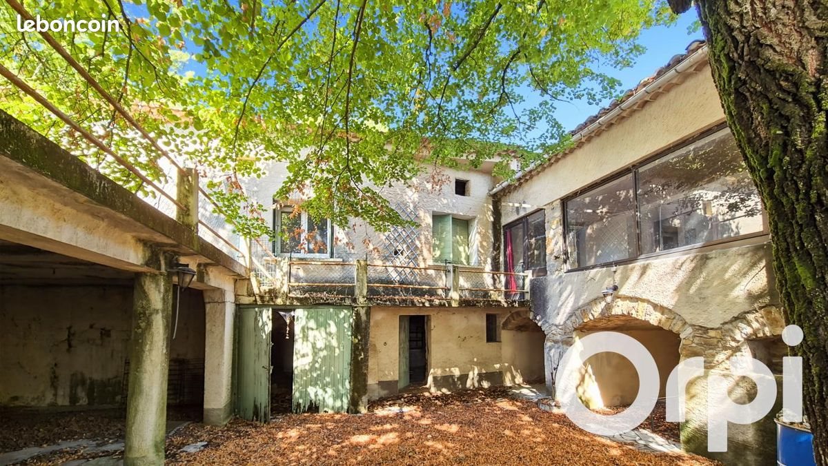 Maison à vendre, 115m², Saint-Julien-de-Peyrolas