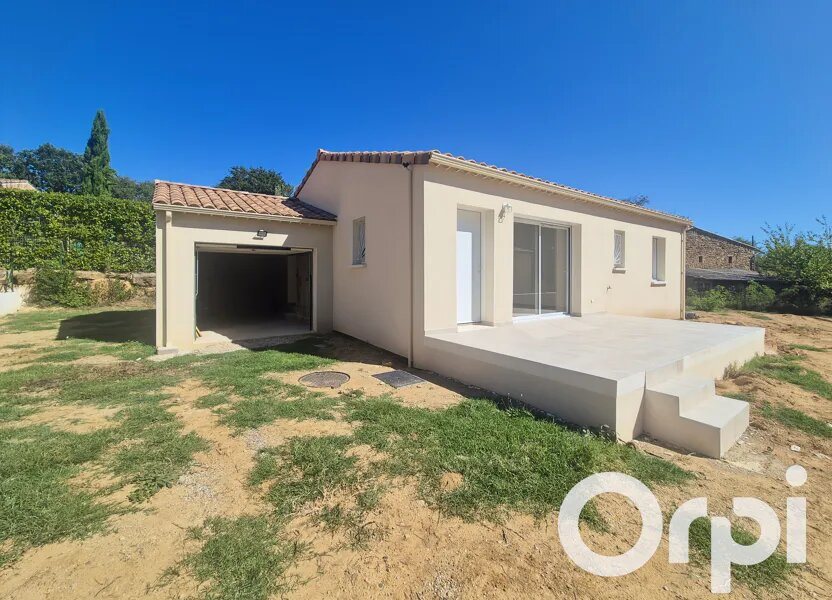 Maison à louer, 82m², Saint-Julien-de-Peyrolas
