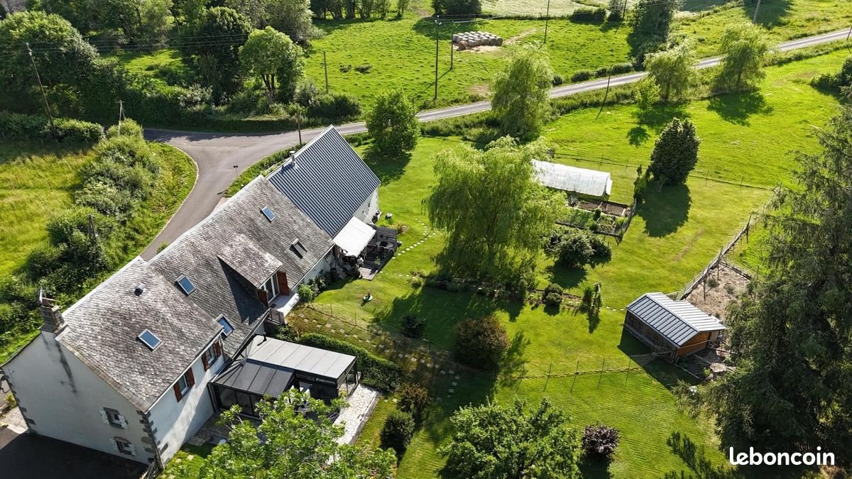 Maison à vendre, 324m², Saint-Sauves-d'Auvergne
