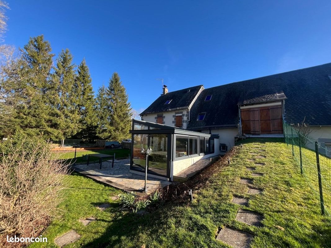 Maison à vendre, 324m², Saint-Sauves-d'Auvergne