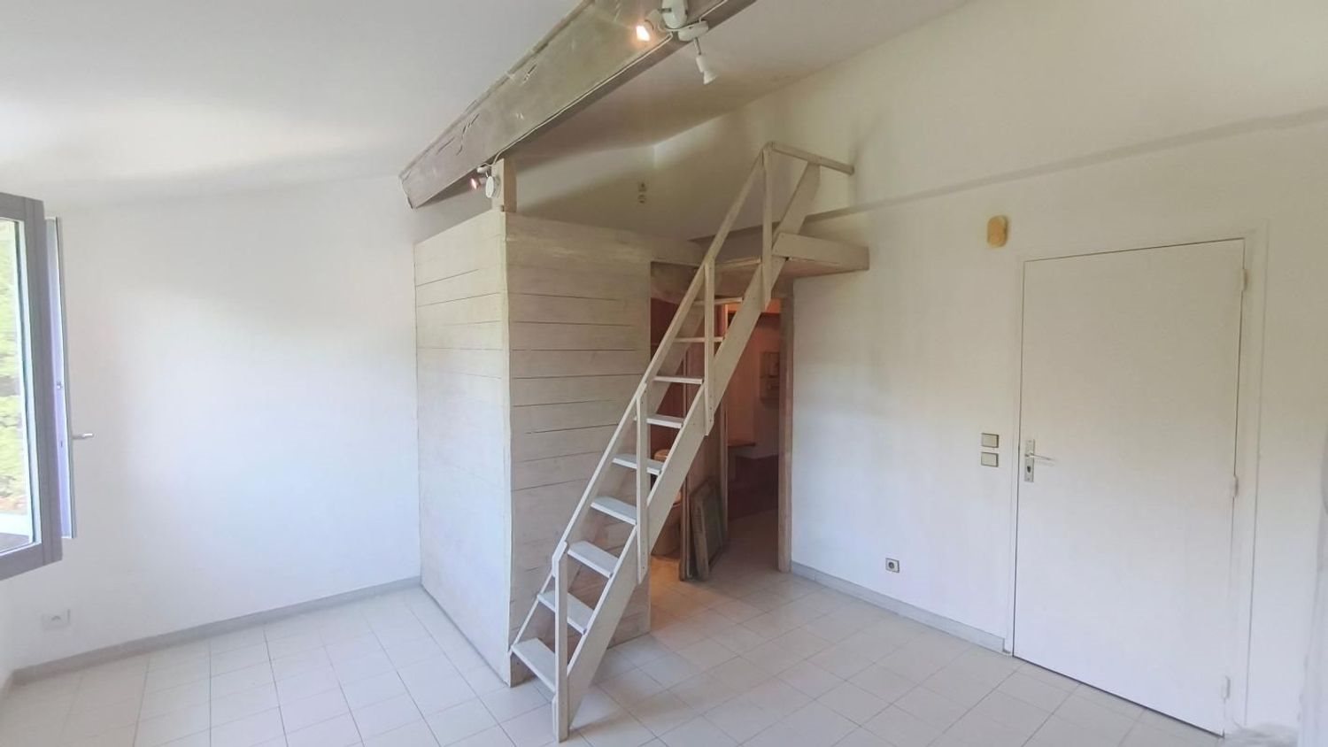 Appartement à louer, 24m², Valbonne
