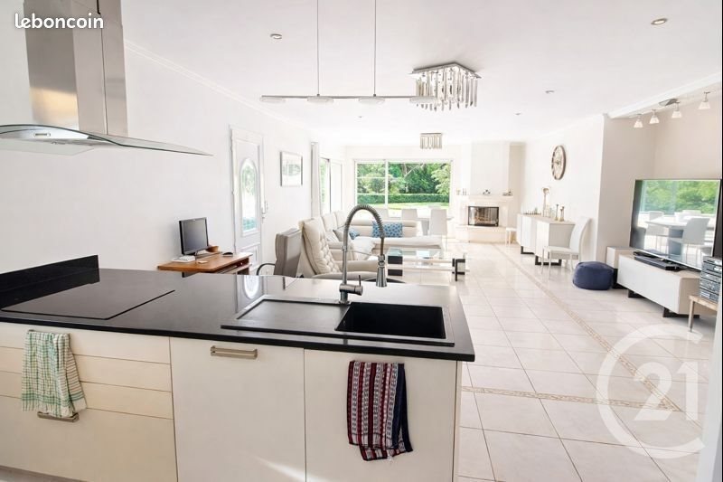 Maison à vendre, 204m², Sardan