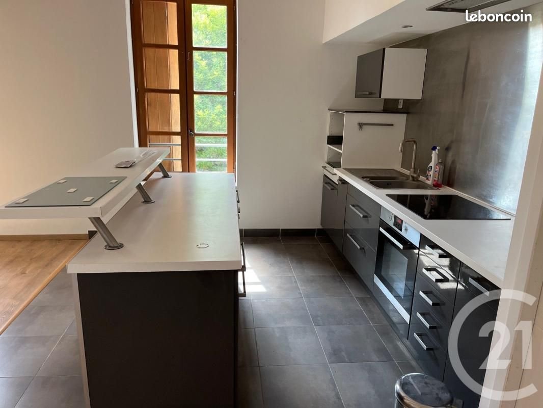 Appartement à louer, 115m², Sommières