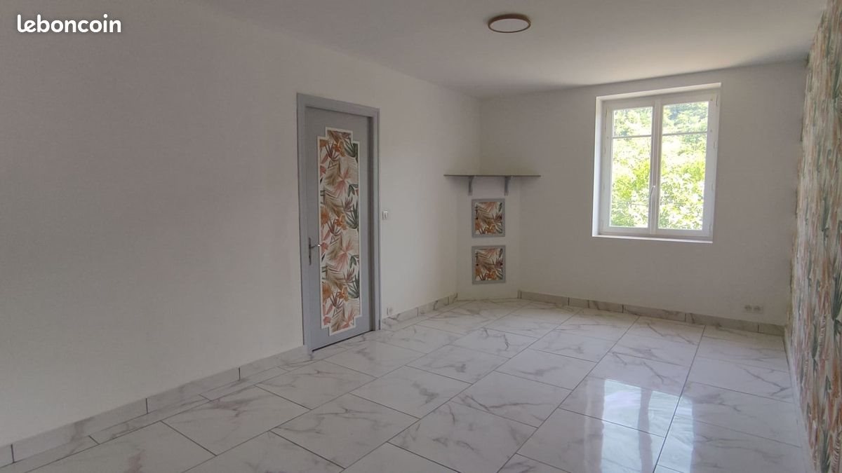 Appartement à louer, 72m², Saint-Hilaire-Peyroux