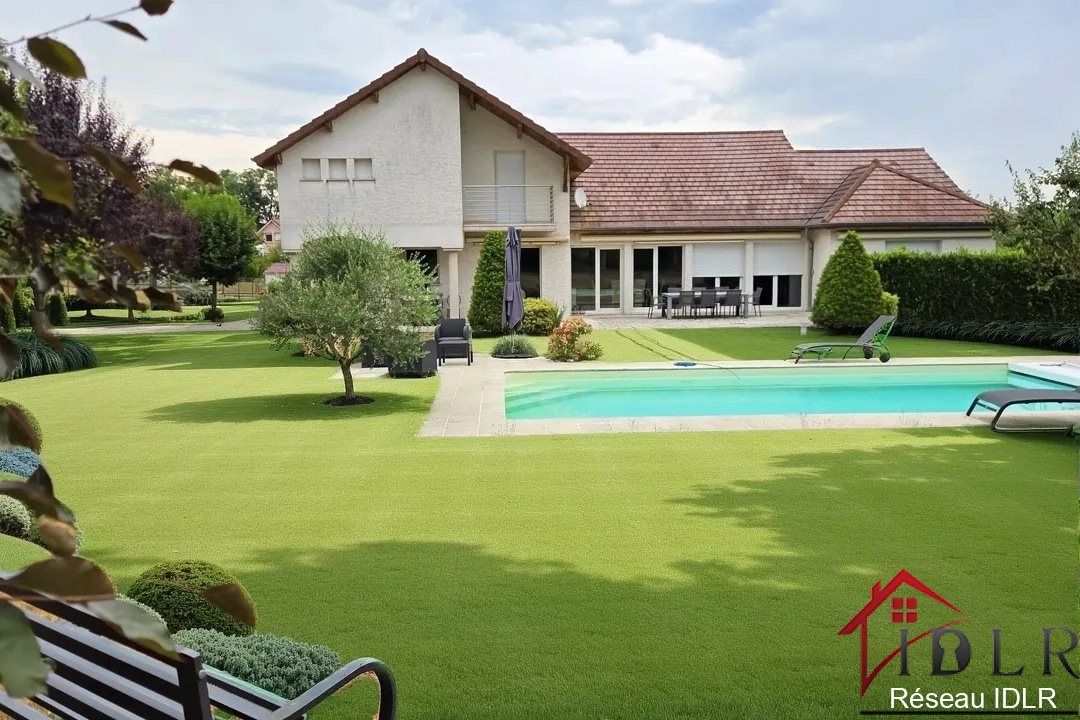 Maison à vendre, 274m², Cussey-sur-l'Ognon