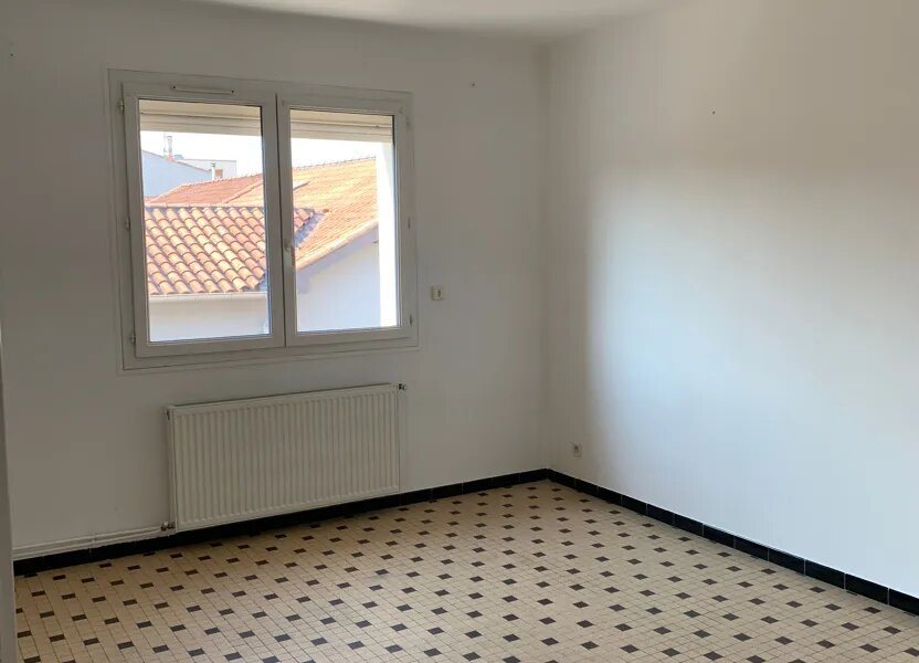 Appartement à louer, 71m², Alès