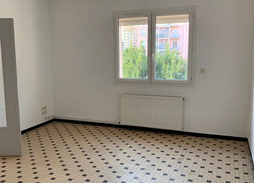 Appartement à louer, 71m², Alès