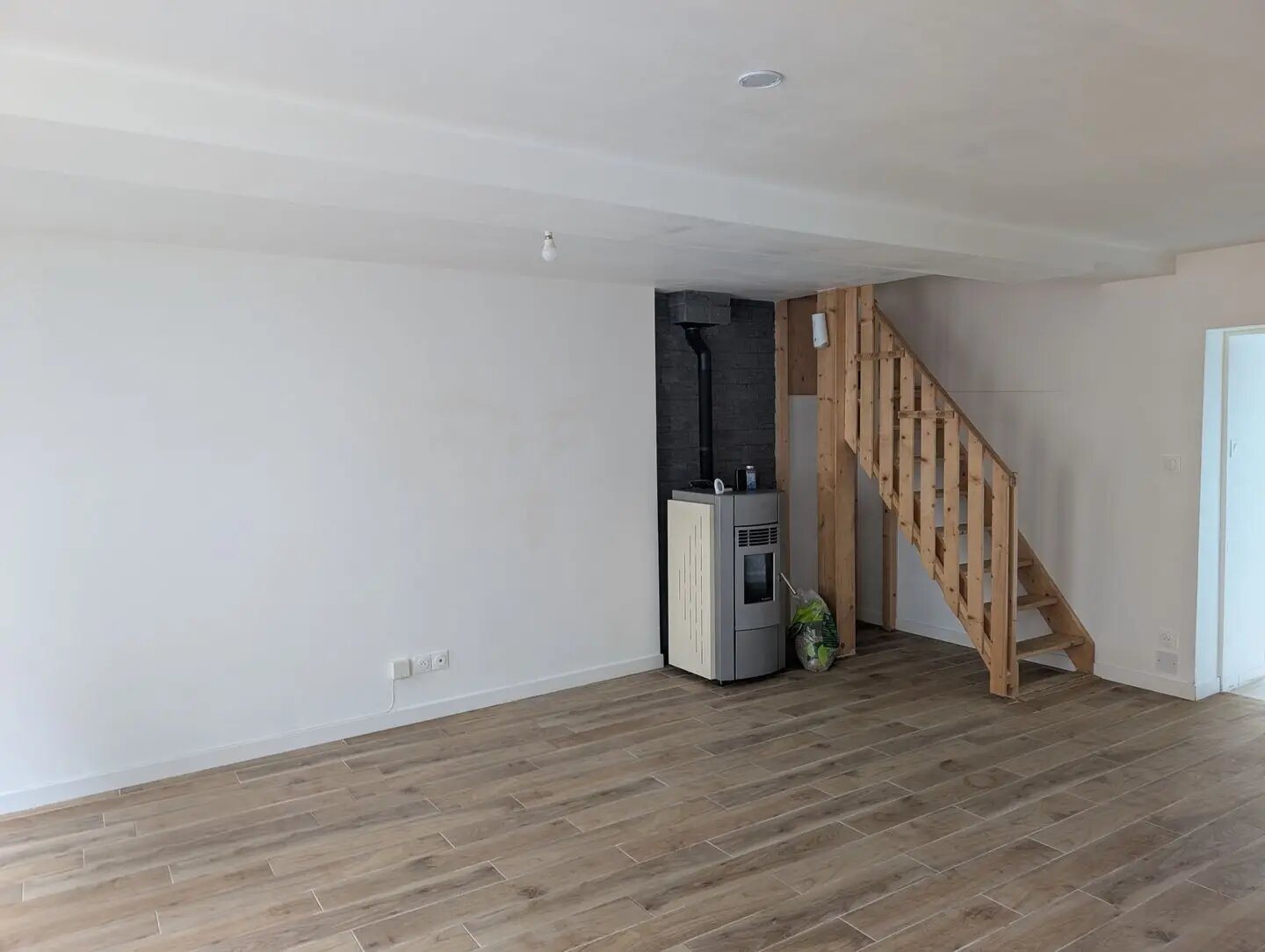 Maison à louer, 68m², Haute-Rivoire