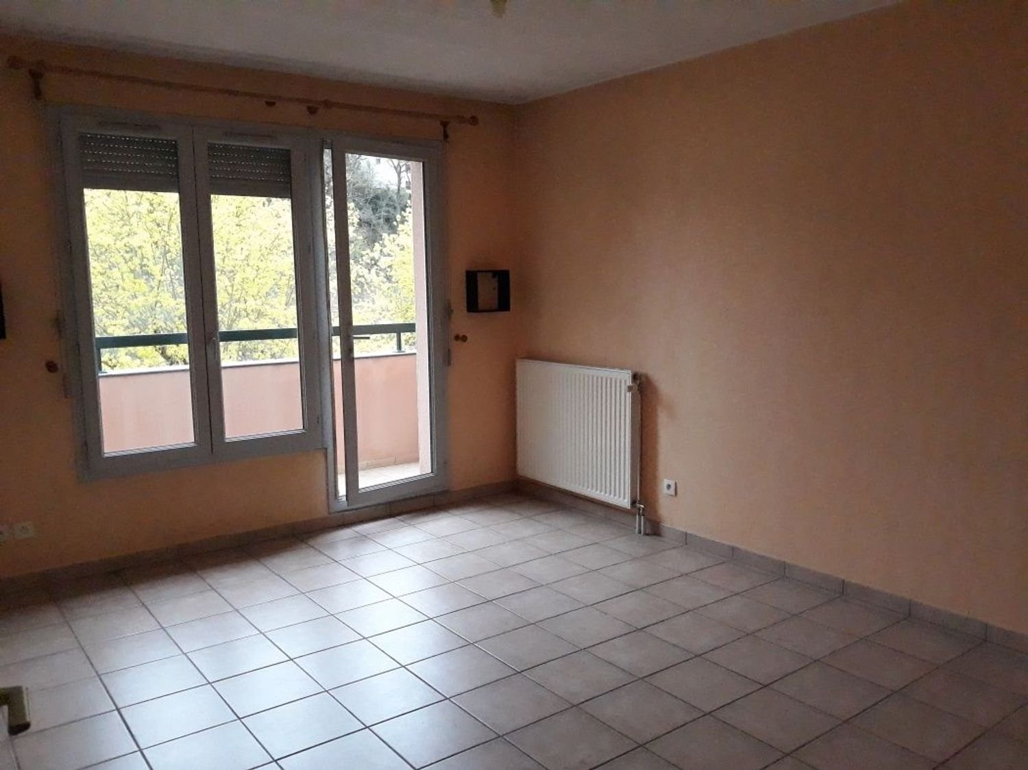 Appartement à louer, 53m², Sain-Bel