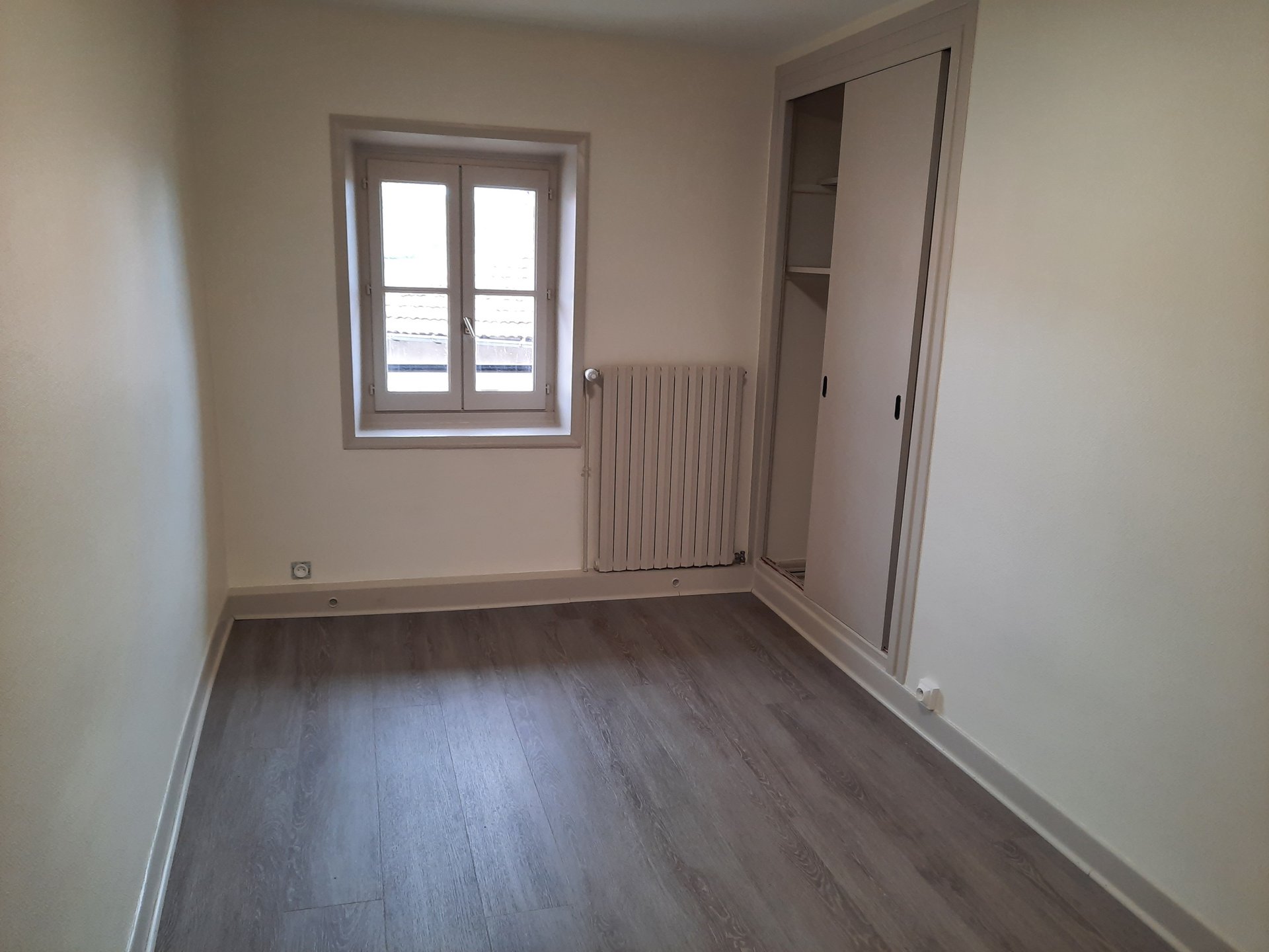 Maison à louer, 4m², Brullioles