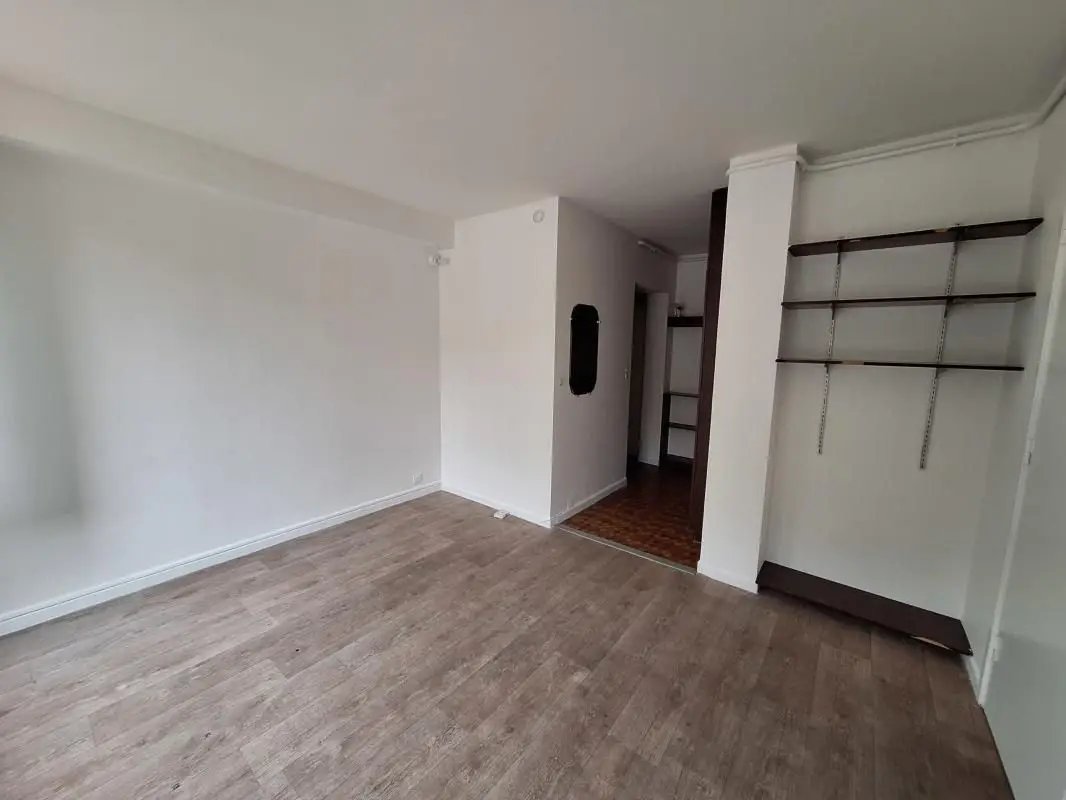 Appartement à louer, 27m², Bron