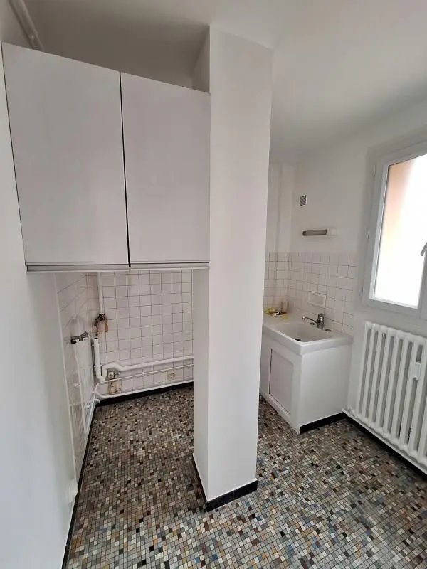 Appartement à louer, 27m², Bron