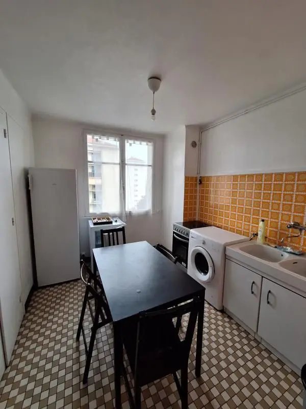 Appartement à louer, 66m², Lyon 8ème