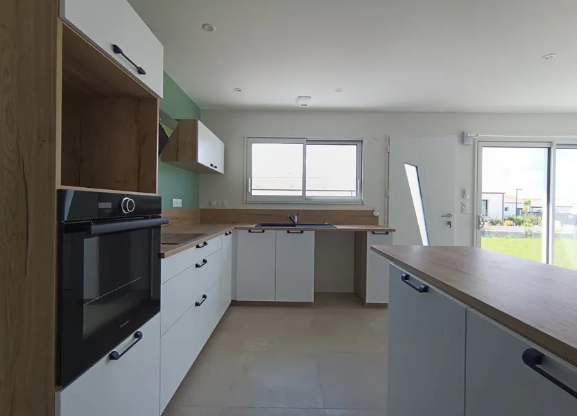 Maison à louer, 102m², Beaufou
