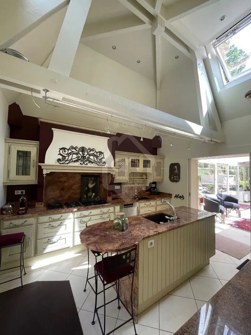 Maison à vendre, 270m², Pierrefonds