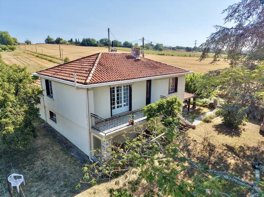 Maison 8 pièces 136 m² · à Duras · 136 m² · 199 000 €