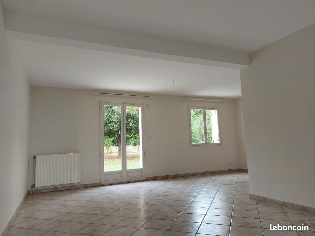 Maison à louer, 115m², Fleury-en-Bière