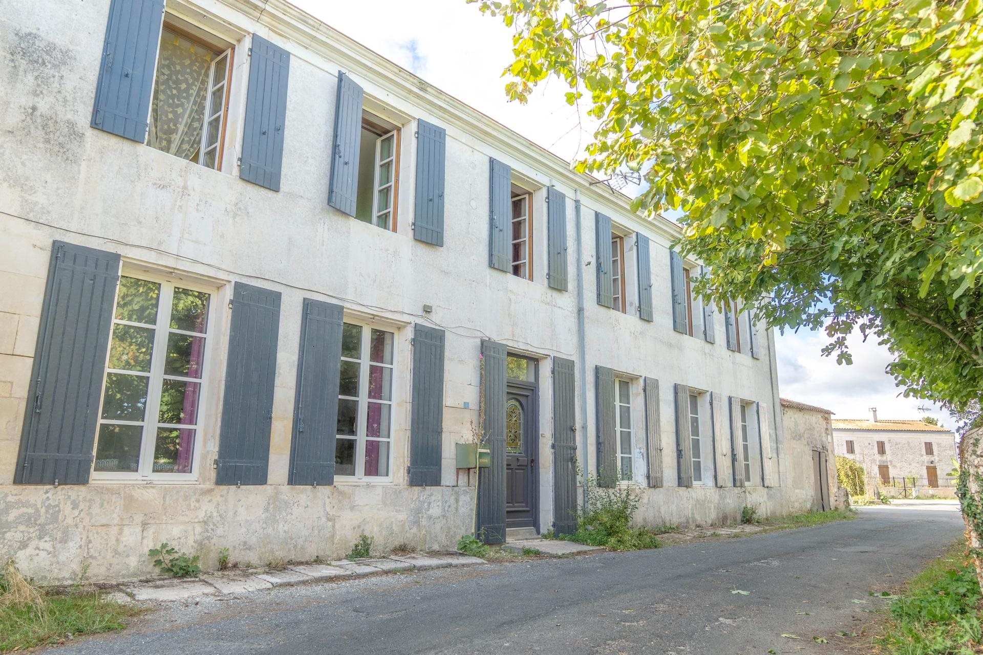 Maison à vendre, 270m², Pont-l'Abbé-d'Arnoult