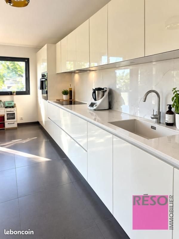 Appartement à louer, 86m², Neydens