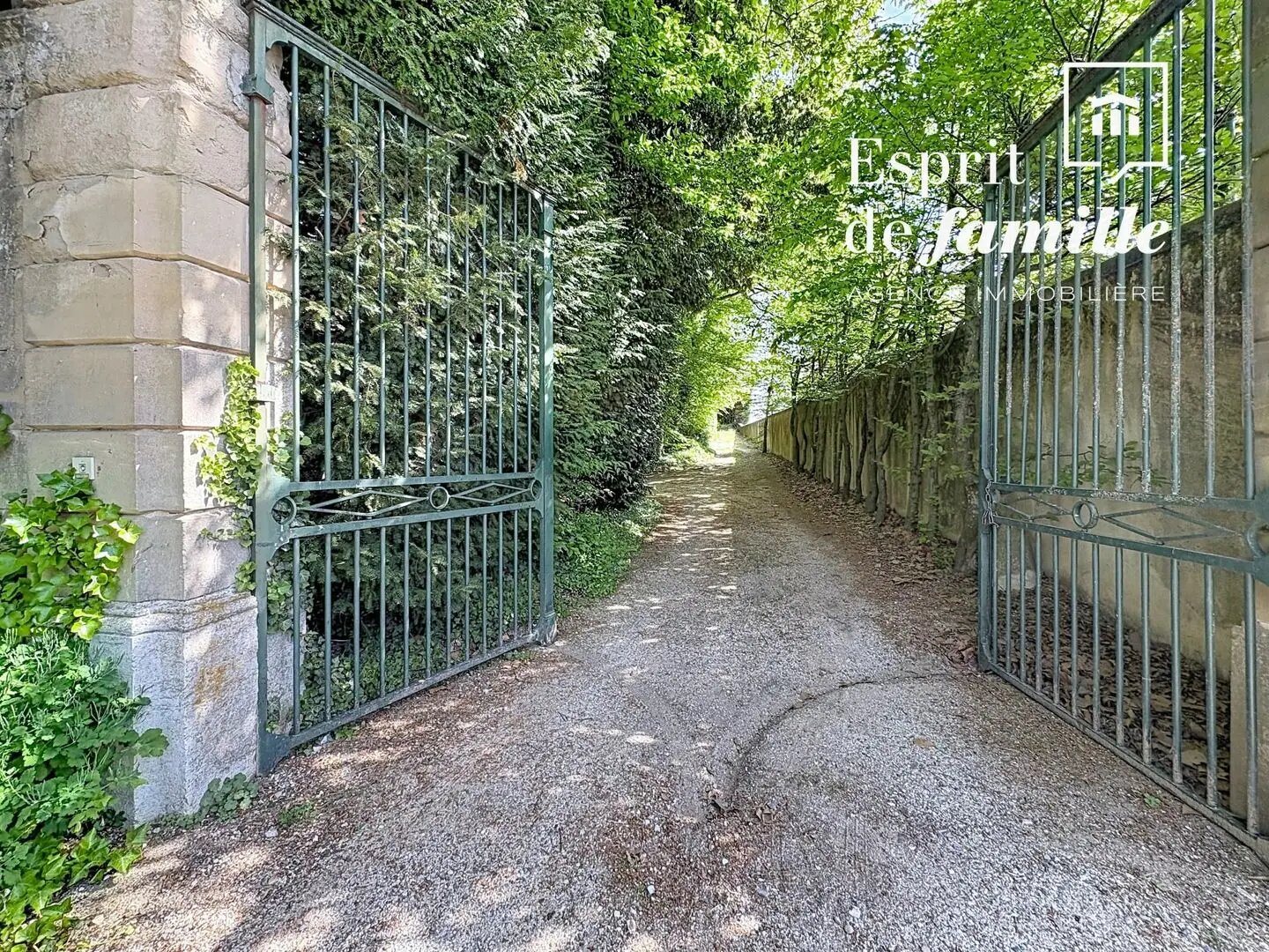 Maison à vendre, 408m², Charmes-sur-l'Herbasse