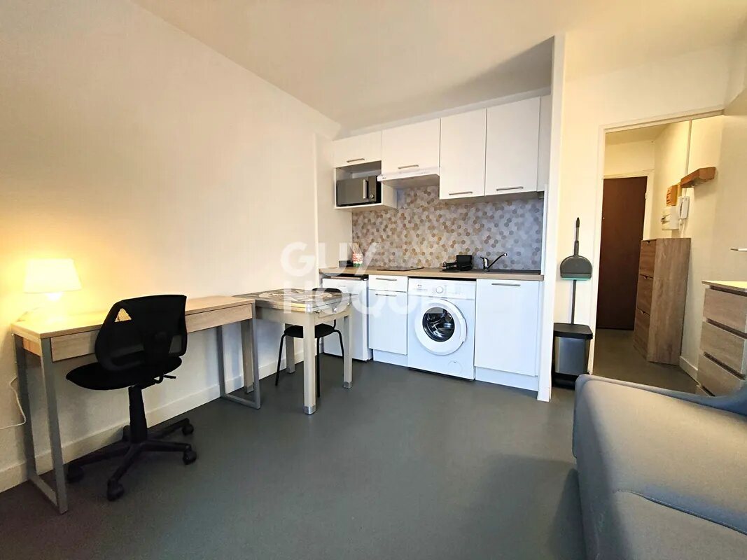 Appartement à louer, 17m², Courbevoie