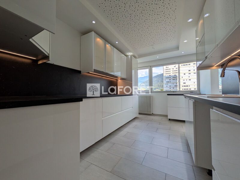Appartement à louer, 107m², Albertville