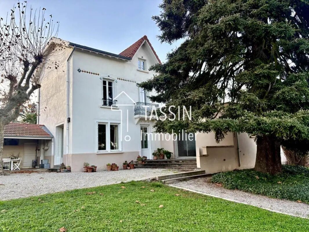 Maison à vendre, 215m², Saint-Genis-les-Ollières