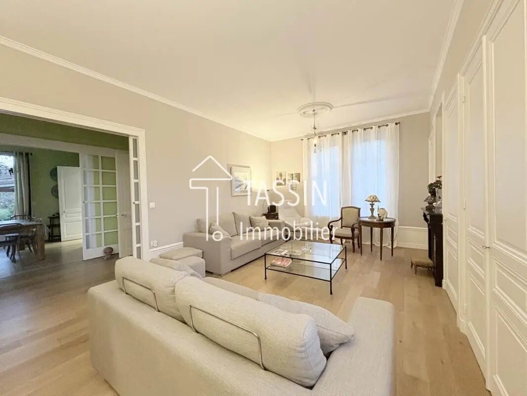 Maison à vendre, 215m², Saint-Genis-les-Ollières