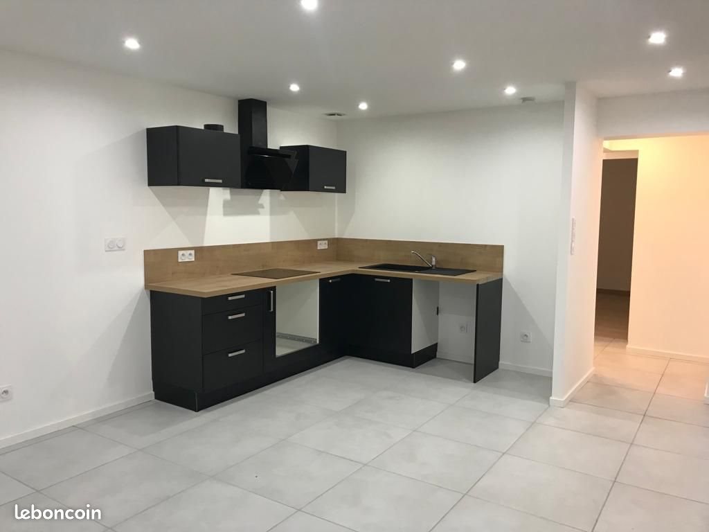 Appartement à louer, 61m², Morestel