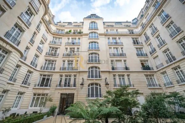 Appartement à louer, 113m², Paris 8ème