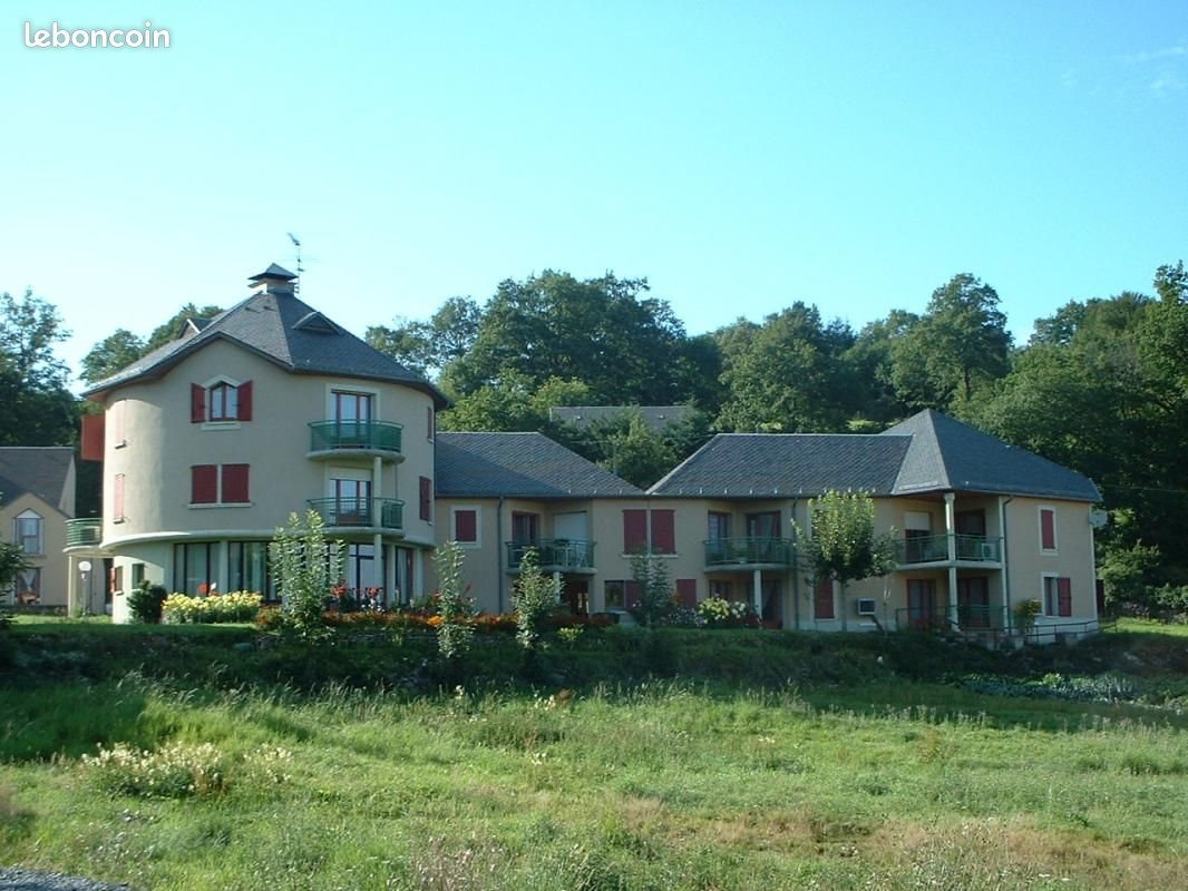 Appartement à louer, 46m², Salles-Curan