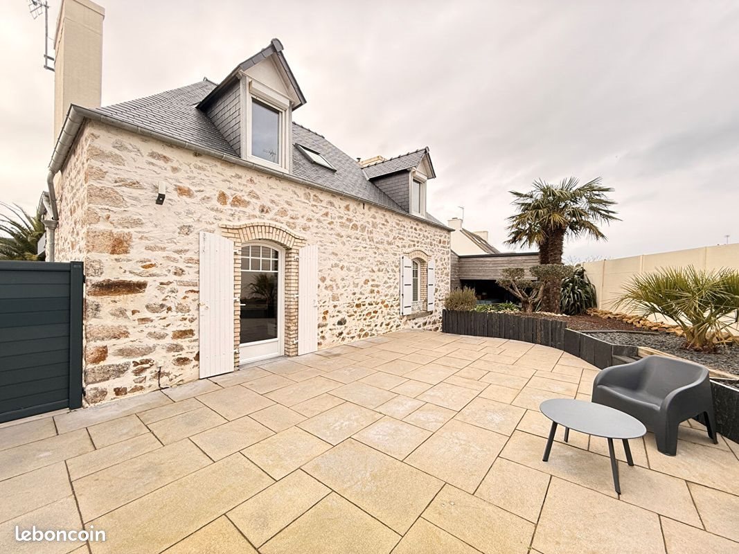 Maison à louer, 145m², Carantec