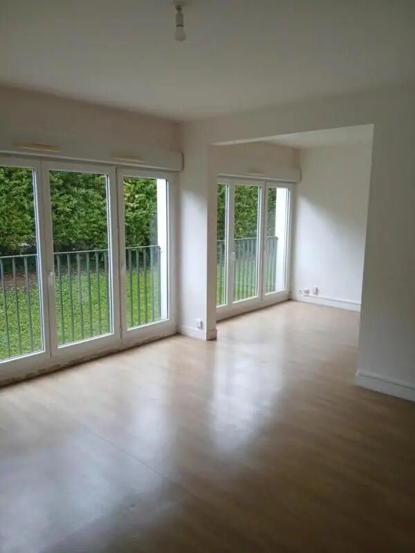 Appartement à louer, 75m², Suresnes