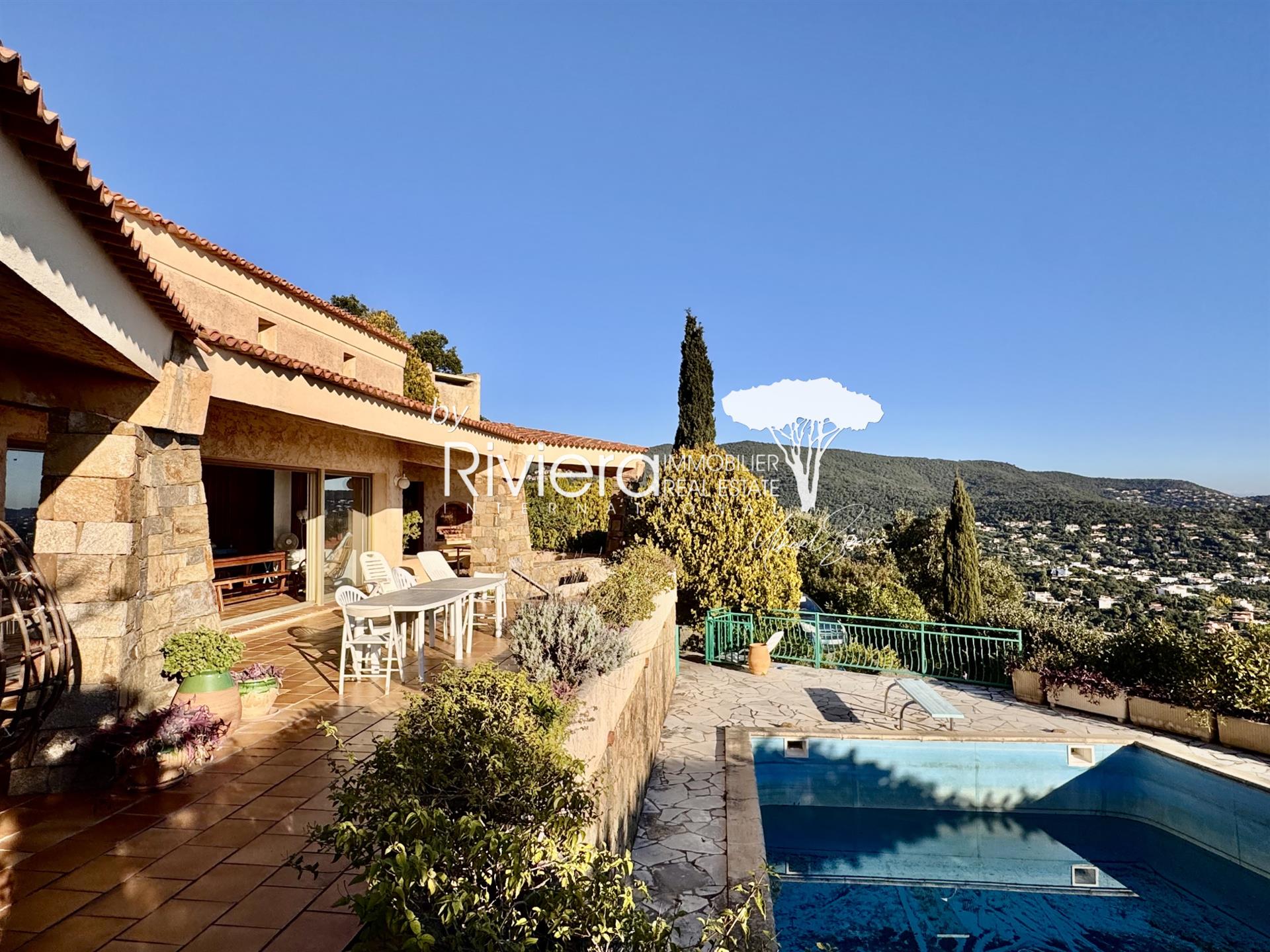 Maison à vendre, 184m², Cavalaire-sur-Mer