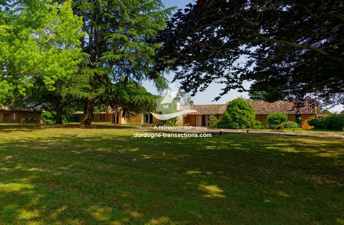 Maison à vendre, 420m², Villefranche-de-Lonchat