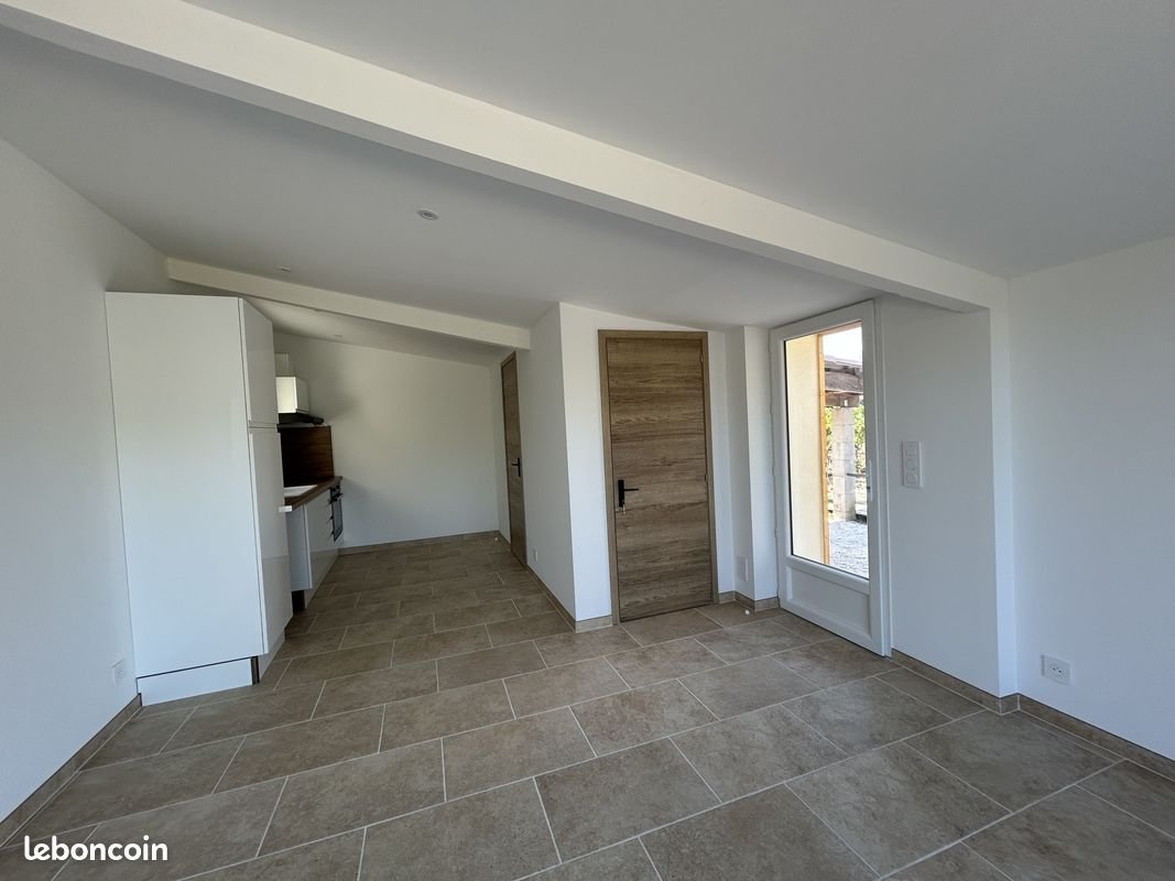 Appartement à louer, 27m², Solliès-Pont