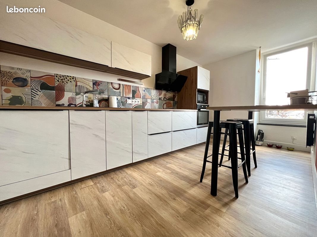 Appartement à louer, 106m², Arpajon-sur-Cère