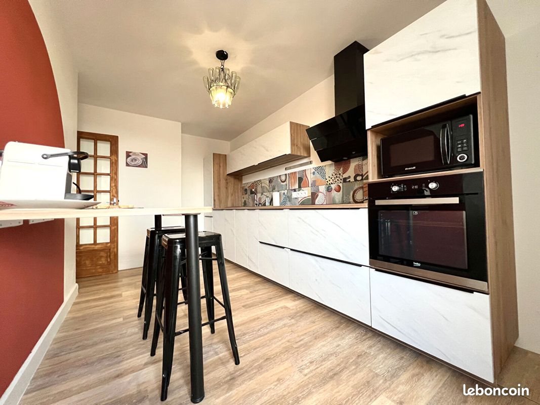 Appartement à louer, 106m², Arpajon-sur-Cère
