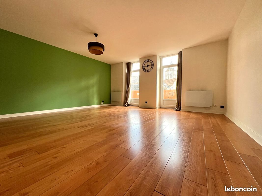 Appartement à louer, 106m², Arpajon-sur-Cère