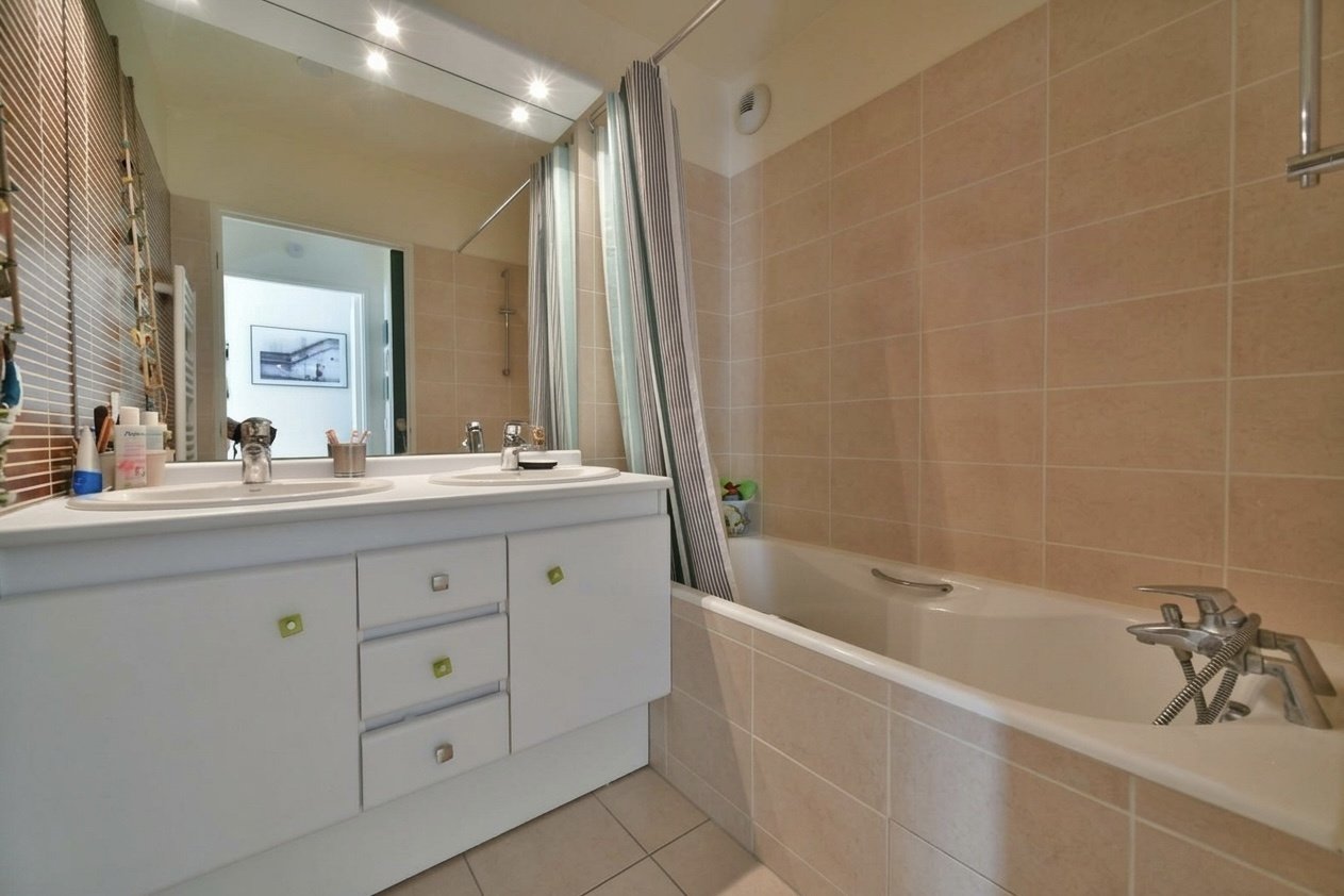 Appartement à louer, 90m², Suresnes