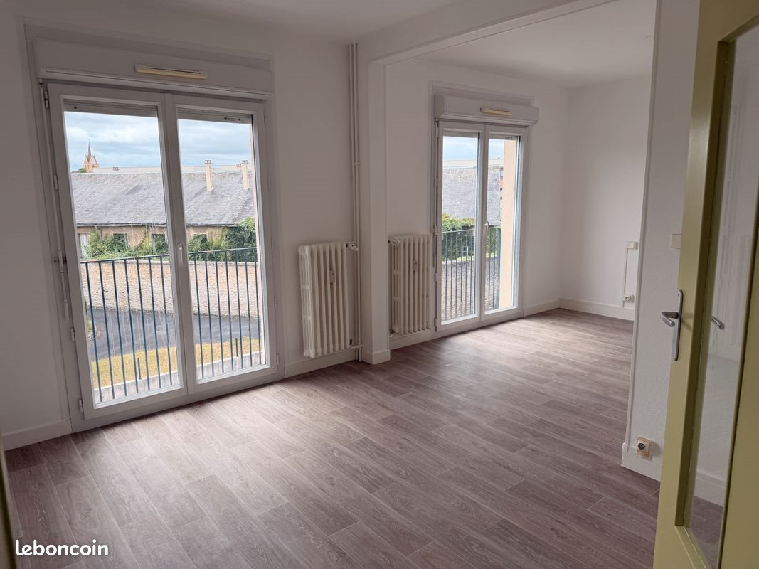 Appartement à louer, 73m², Falaise