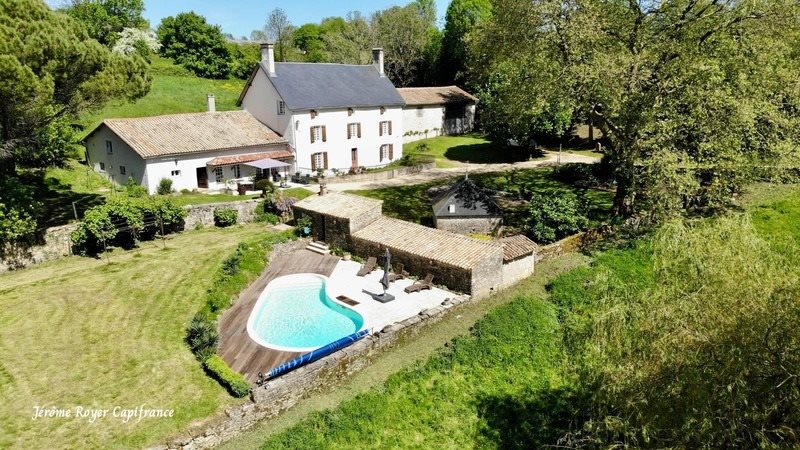 Maison à vendre, 305m², Saint-Georges-de-Noisné