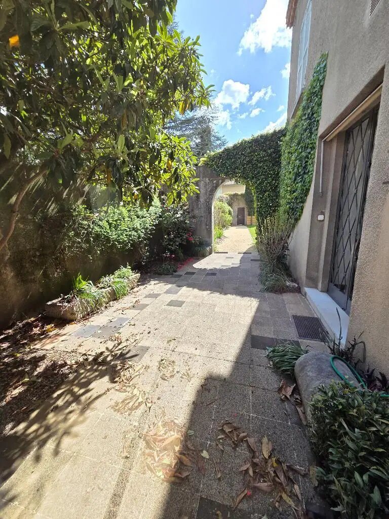 Maison à louer, 245m², Valence